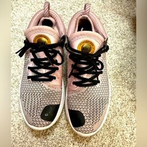 Nike Women's Pink Sneakers